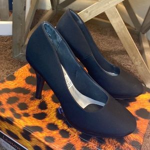 Pump Heel 🖤
